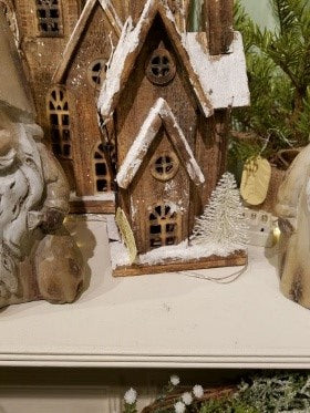 6.5"X4"X12" SNOW HOUSE CHRISTMAS DÉCOR